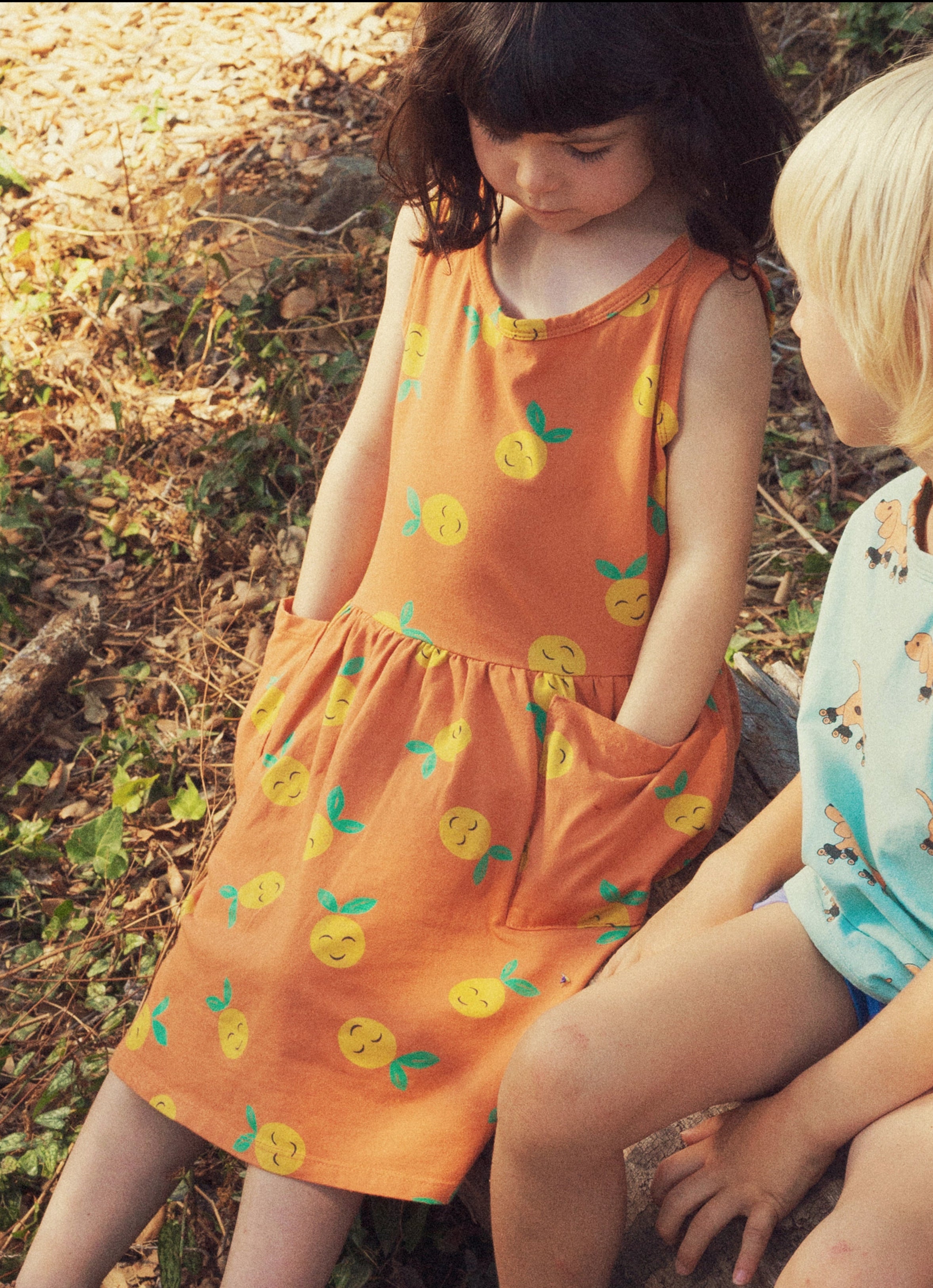 Kinderkleid aus Bio-Baumwolle mit Print "Grapefruit Orange"